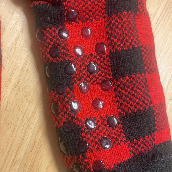 SOLD Men’s/women’s Socks, warm and cozy, Canada Maple Leaf - Picture 4 of 9